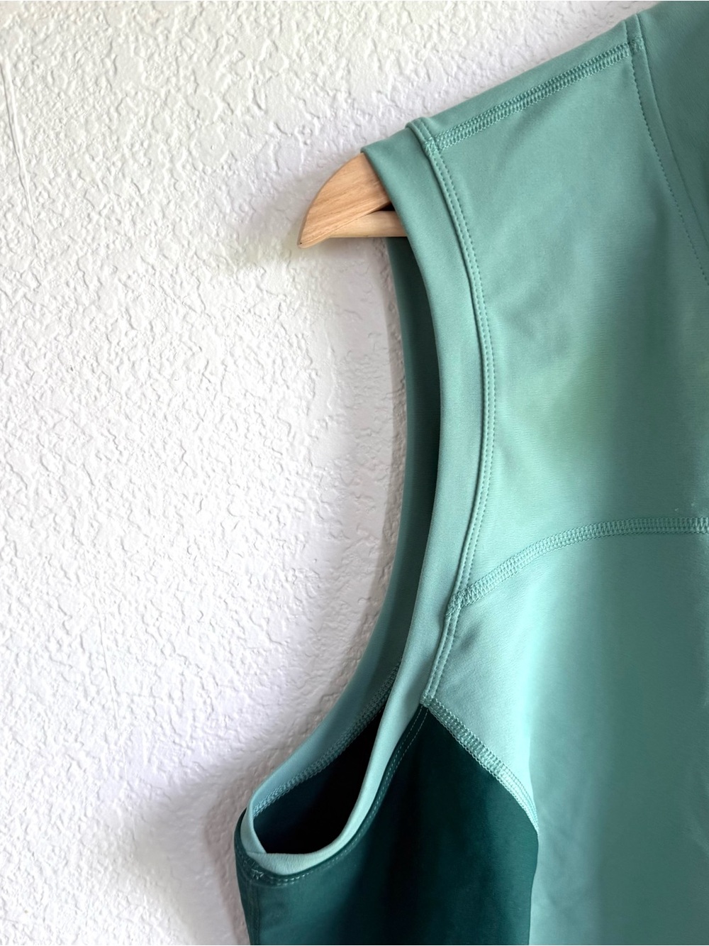 Old Navy Womens Top English Ivy Green PowerSoft 1/2-Zip Sleeveless Crop Size 3X - Picture 5 of 10